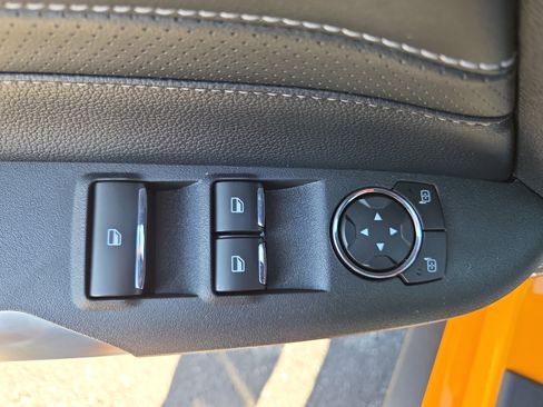 Used 2018 Ford Mustang GT Premium w/ Equipment Group 401A RWD image 32