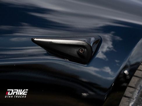 Used 2021 Tesla Model S Plaid image 8