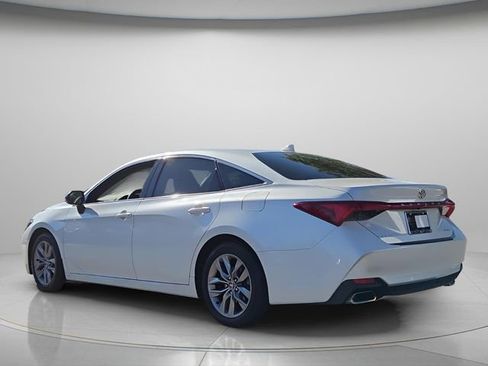 Used 2021 Toyota Avalon XLE w/ Moonroof Package FWD image 6
