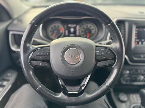 Used 2021 Jeep Cherokee Latitude Plus image 6