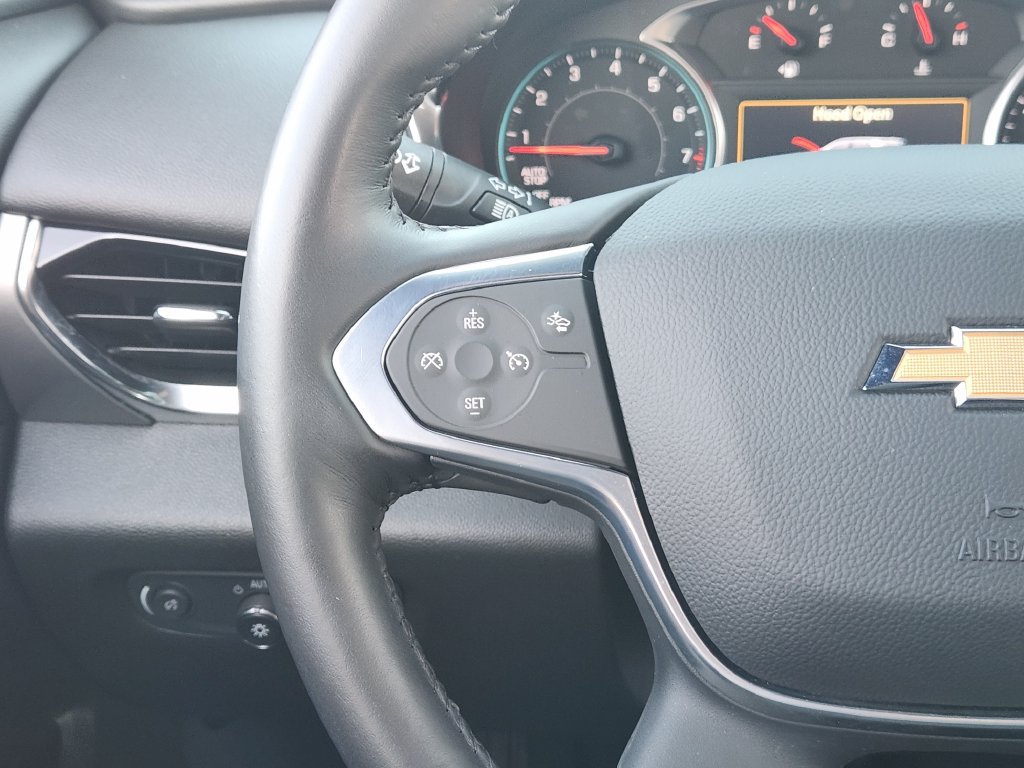 Used 2022 Chevrolet Traverse LT FWD image 26