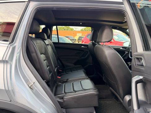 Used 2019 Volkswagen Tiguan SEL Premium R-Line AWD/4WD image 31