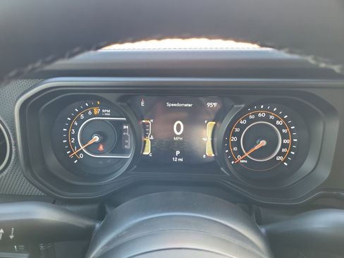 New 2025 Jeep Gladiator Rubicon w/ Convenience Group image 10