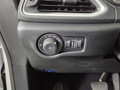 New 2026 Chrysler Pacifica Select image 20