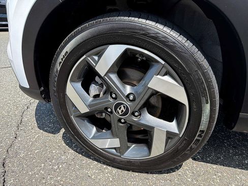 Used 2023 Hyundai Venue SEL w/ Cargo Package FWD image 16