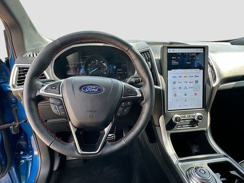 Certified 2024 Ford Edge ST-Line AWD/4WD image 11
