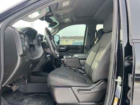 Used 2021 Chevrolet Silverado 2500 Custom w/ Custom Value Package image 16