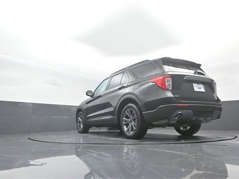Certified 2023 Ford Explorer XLT w/ Equipment Group 202A image 31