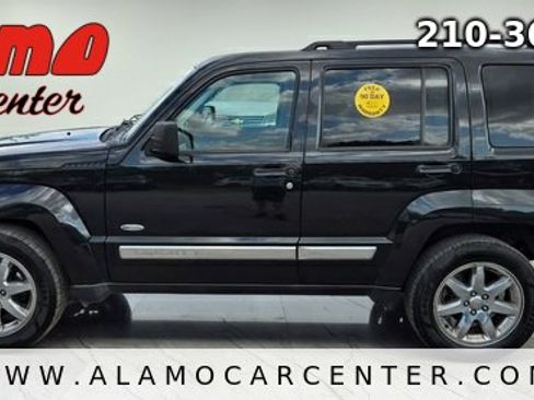 Used 2012 Jeep Liberty Sport image 2