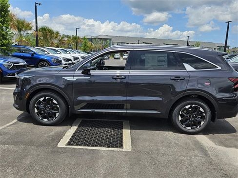 New 2025 Kia Sorento S w/ Panoramic Sunroof Package image 3