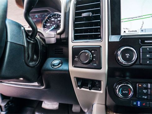 Used 2019 Ford F250 Lariat w/ Lariat Ultimate Package AWD/4WD image 20