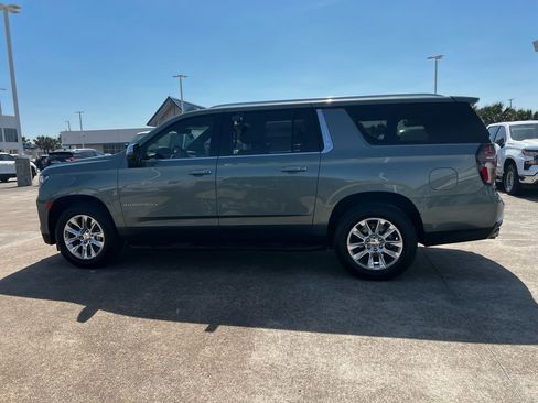 Used 2023 Chevrolet Suburban Premier image 21
