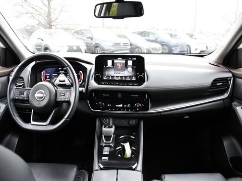 Used 2023 Nissan Rogue Platinum image 18