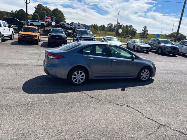 Used 2025 Toyota Corolla LE FWD image 42