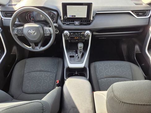 Used 2025 Toyota RAV4 XLE FWD image 13