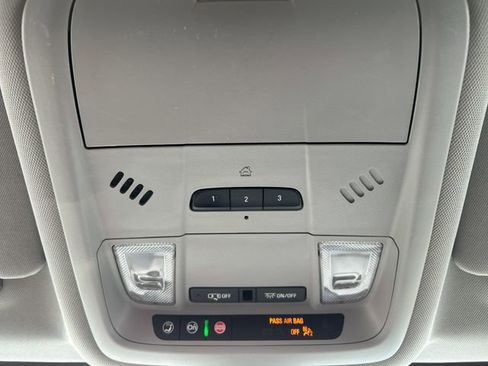 Used 2020 Chevrolet Equinox LT FWD image 47