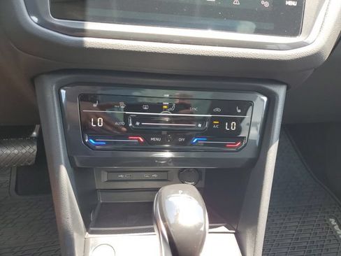 Used 2023 Volkswagen Tiguan SE w/ Panoramic Sunroof Package FWD image 20