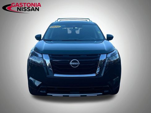 Used 2024 Nissan Pathfinder Platinum w/ Cargo Package image 2