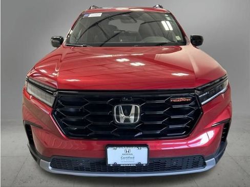 Certified 2025 Honda Pilot TrailSport image 10