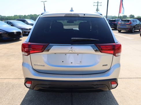 Used 2020 Mitsubishi Outlander LE FWD image 5