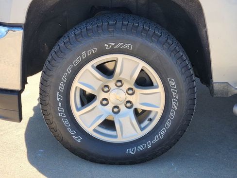 Used 2018 Chevrolet Silverado 1500 LT w/ All Star Edition image 17