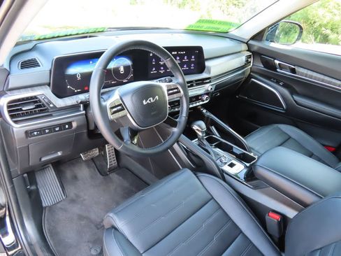 Certified 2024 Kia Telluride SX Prestige w/ Towing Package AWD/4WD image 29