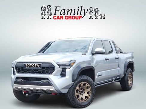 Used 2025 Toyota Tacoma 4x4 Double Cab Hybrid image 1