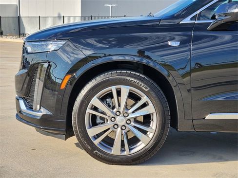 Certified 2024 Cadillac XT6 Premium Luxury w/ Platinum Package image 10