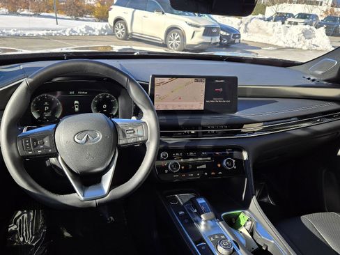 Certified 2025 INFINITI QX60 Luxe w/ Black Edition image 8