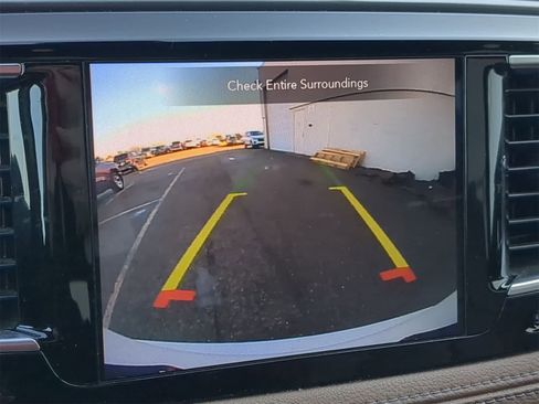 Used 2020 Chrysler Pacifica Limited image 30