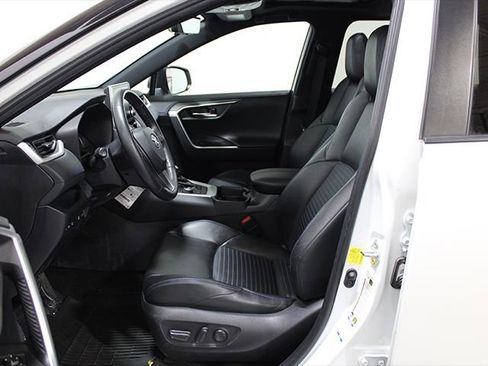 Used 2020 Toyota RAV4 XSE w/ XSE Grade Weather Package AWD/4WD image 11
