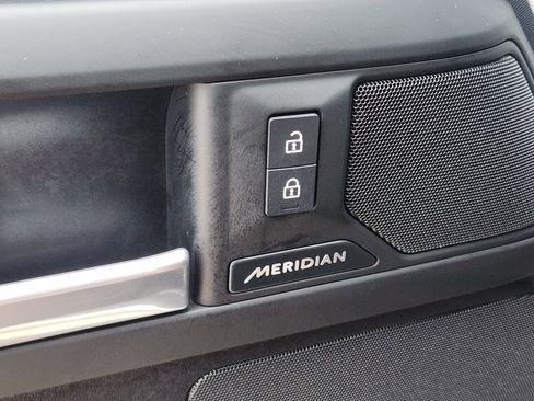 Certified 2025 Land Rover Defender 90 S image 28