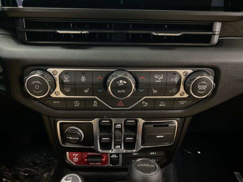 New 2026 Jeep Gladiator Sport image 20