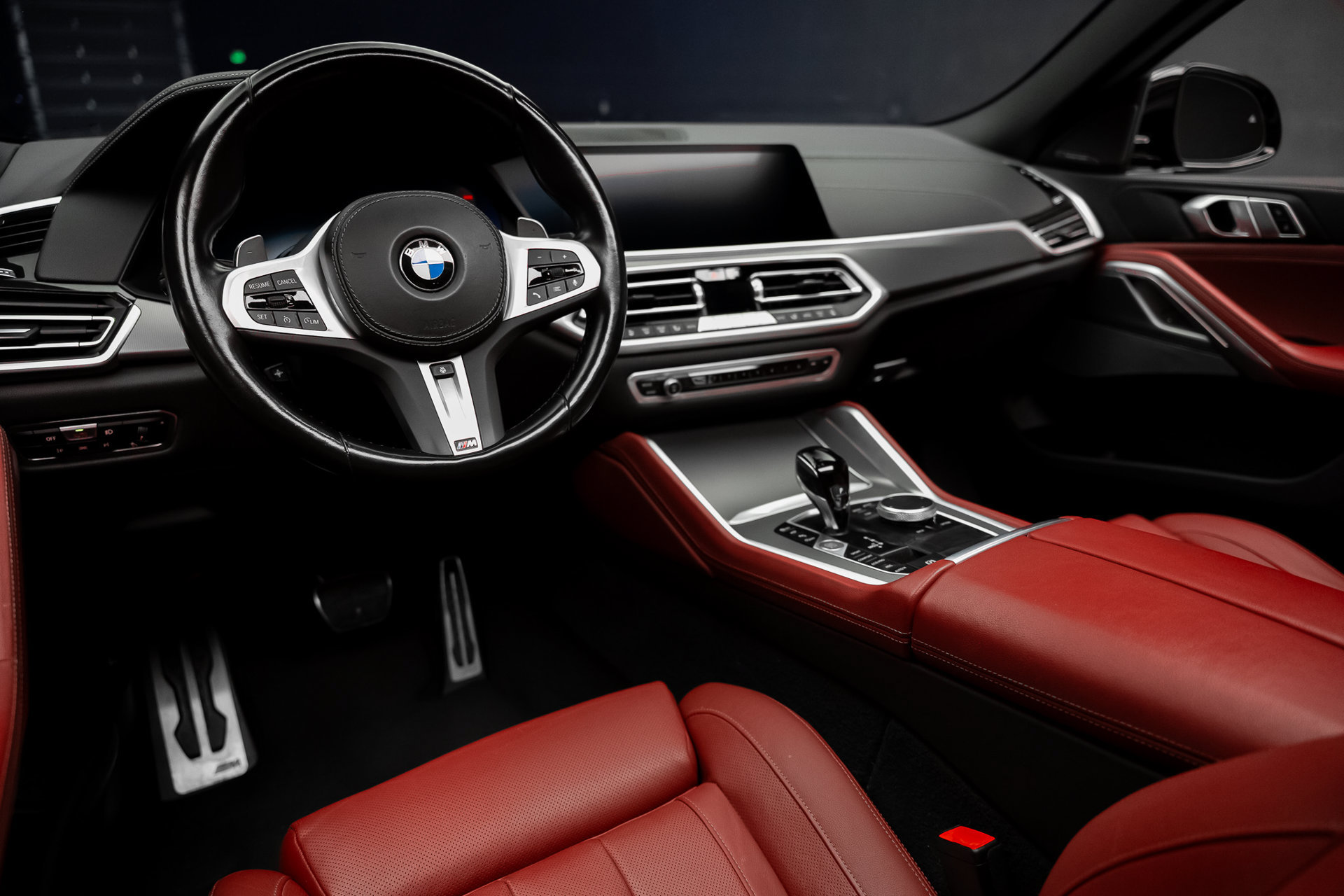 Used 2022 BMW X6 M50i w/ Premium Package AWD/4WD image 2