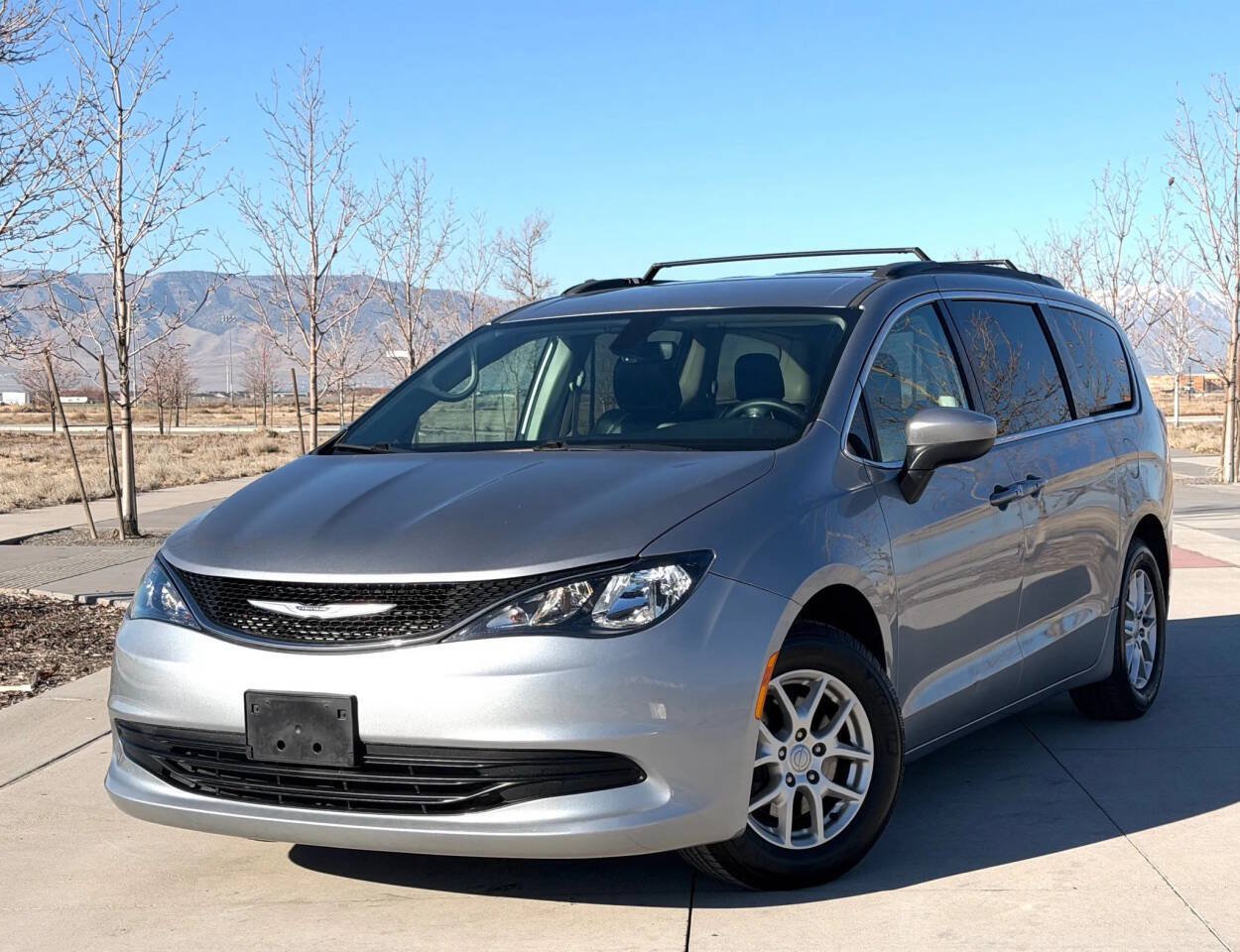 Used 2020 Chrysler Voyager Lxi FWD image 1