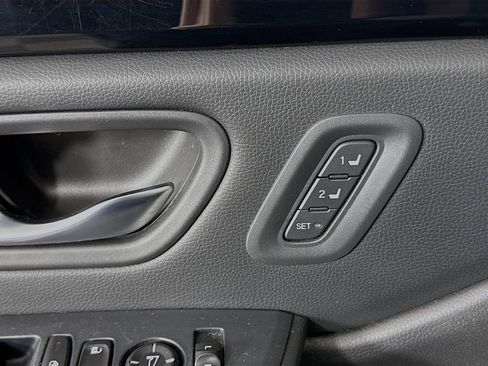 Used 2023 Honda Pilot Touring image 25