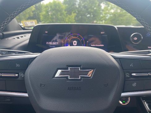 New 2025 Chevrolet Traverse LT w/ Midnight/Sport Edition image 7