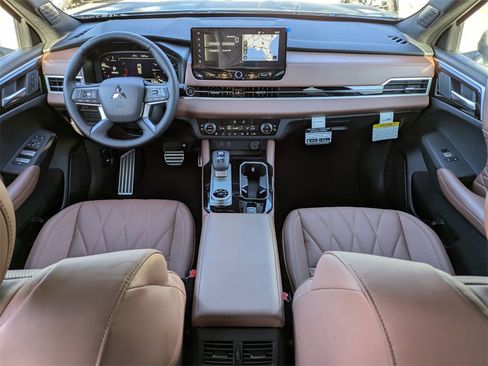 New 2025 Mitsubishi Outlander SEL image 14