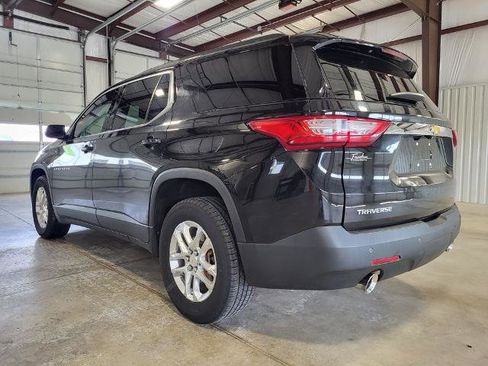 Used 2020 Chevrolet Traverse LT image 3