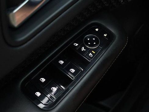 Certified 2023 Nissan Ariya FWD image 18