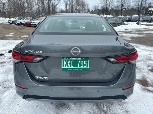 Used 2025 Nissan Sentra S image 4