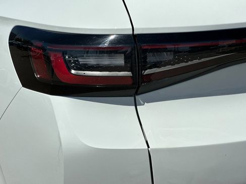 Used 2023 Volkswagen ID.4 Pro RWD image 27