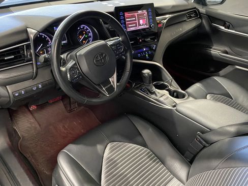 Used 2023 Toyota Camry SE image 10