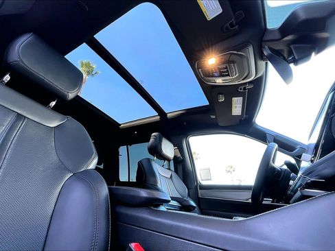 Used 2024 Jeep Wagoneer L Series II w/ Convenience Group I image 22