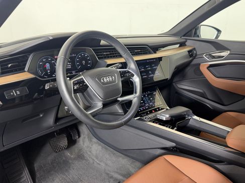 Used 2024 Audi Q8 e-tron Premium Plus w/ Premium Plus Package AWD/4WD image 4