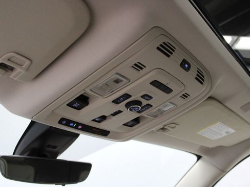 Used 2022 GMC Yukon Denali w/ Denali Premium Package image 29