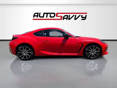 Used 2025 Toyota GR86 w/ ALL Weather Mat Package (TMS) RWD image 8