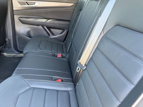 Used 2024 Volkswagen Atlas Cross Sport SEL R-Line AWD/4WD image 18