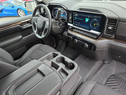 Used 2023 Chevrolet Silverado 1500 RST w/ Z71 Off-Road Package AWD/4WD image 14