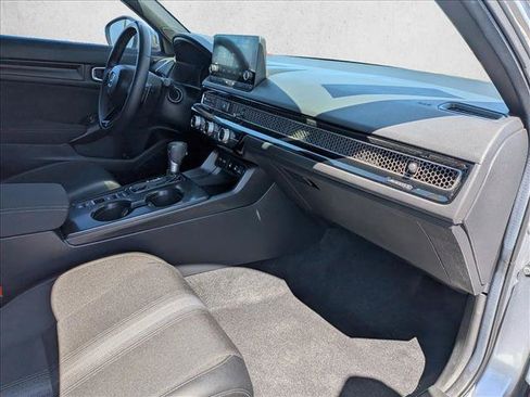 Used 2025 Honda Civic Sport image 26